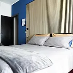 10 Min - Bright & Modern, Up To 5 Beds Διαμέρισμα