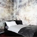 10 Min - Bright & Modern, Up To 5 Beds Διαμέρισμα *