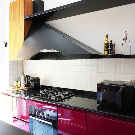 Διαμέρισμα 10 Min - Bright & Modern, Up To 5 Beds