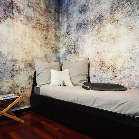 10 Min - Bright & Modern, Up To 5 Beds Apartament