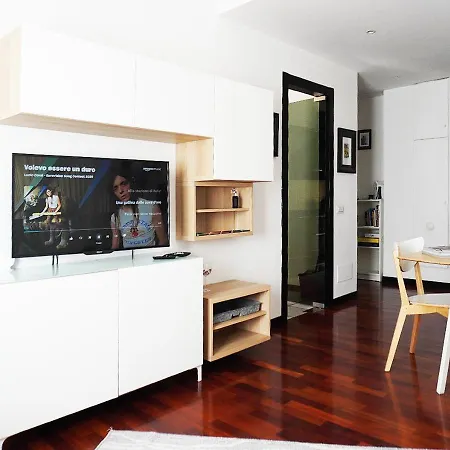 10 Min - Bright & Modern, Up To 5 Beds Apartament *